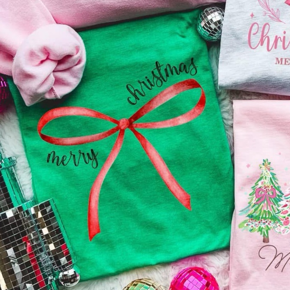 Bella Canvas Merry Christmas green Tee shirt with Red Bow Design size medium